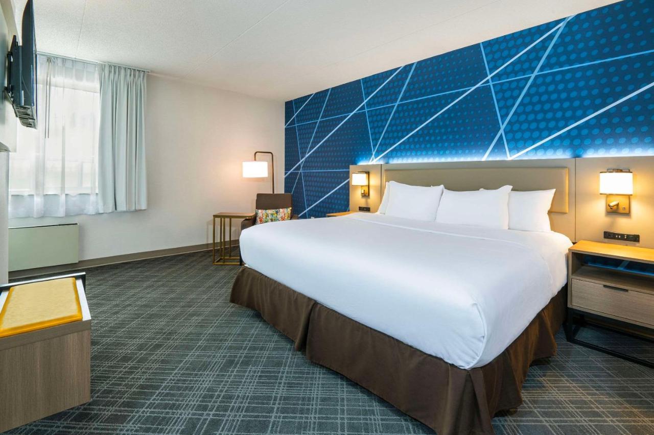 Comfort Inn & Suites Barrie Buitenkant foto