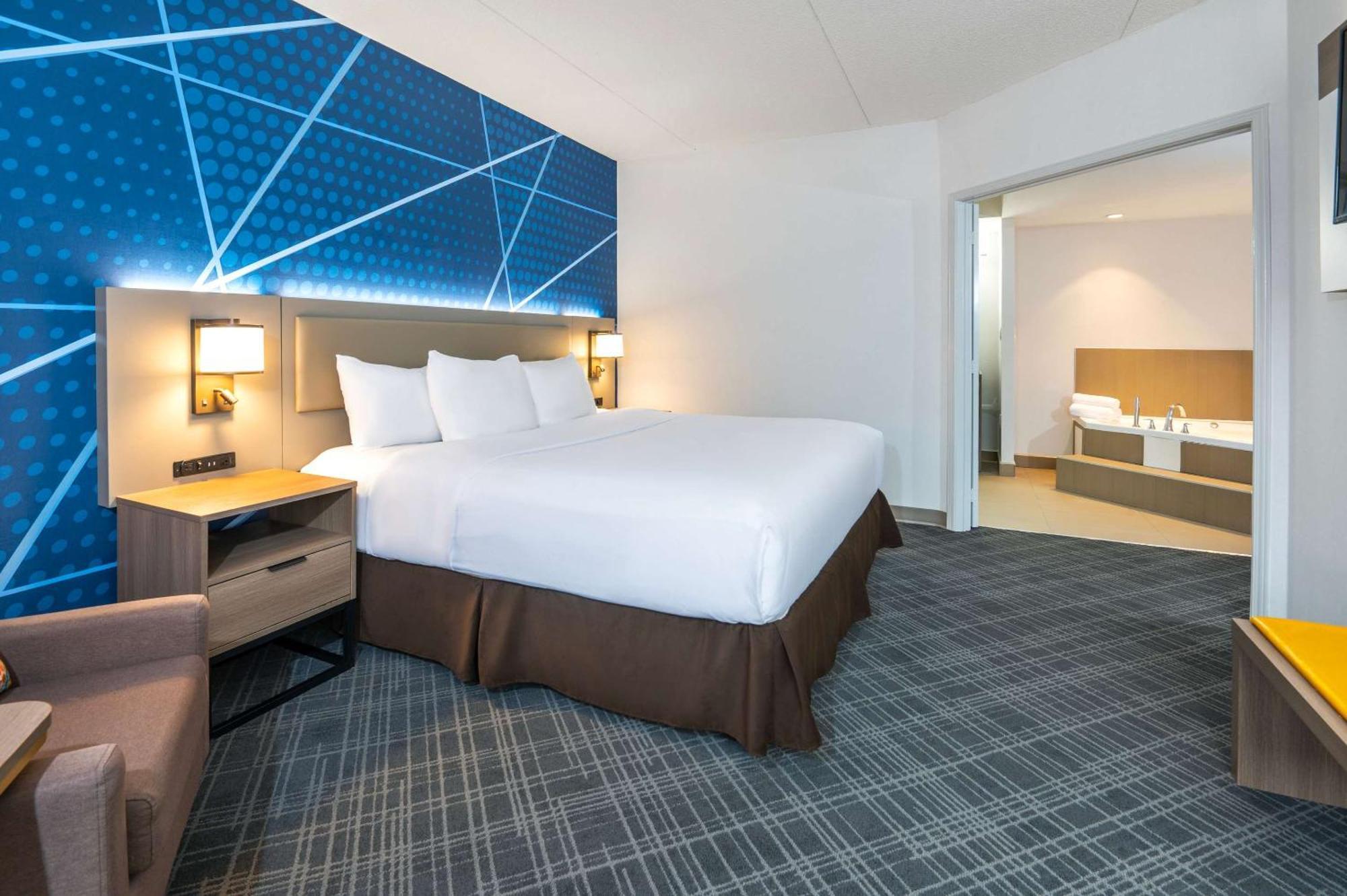 Comfort Inn & Suites Barrie Buitenkant foto