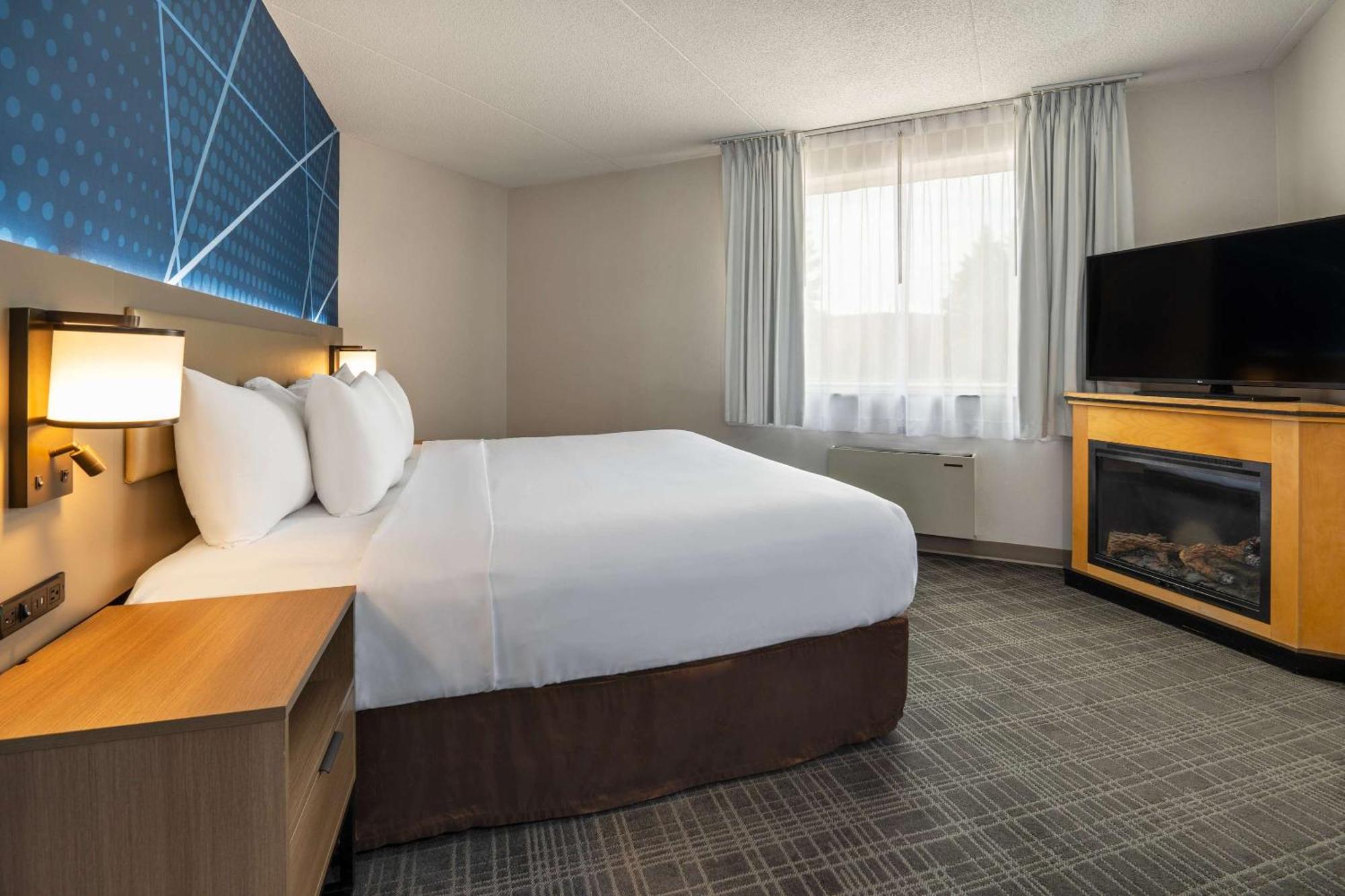Comfort Inn & Suites Barrie Buitenkant foto