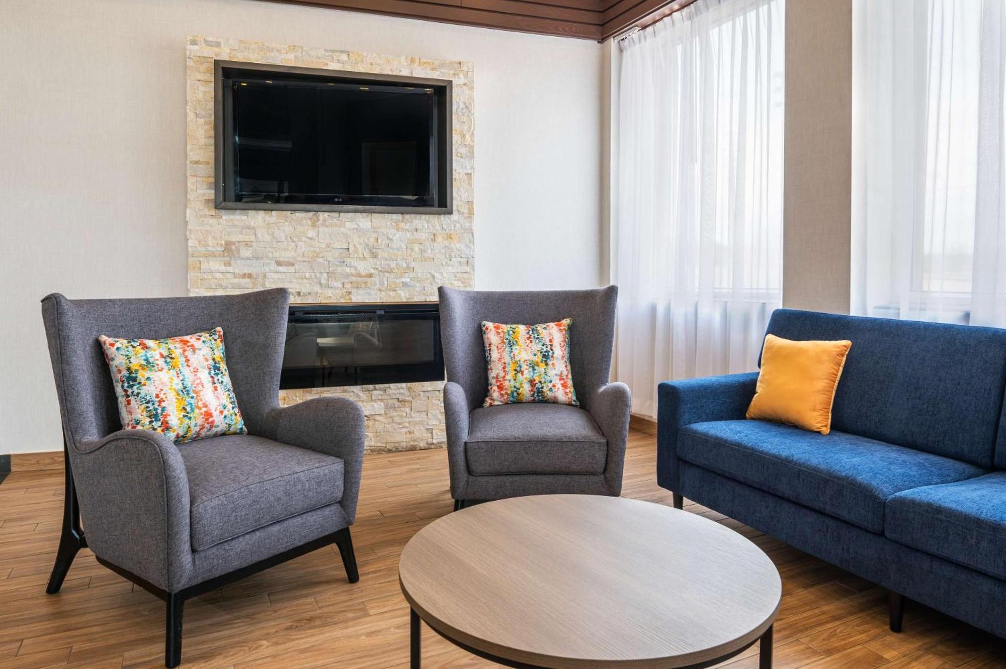 Comfort Inn & Suites Barrie Buitenkant foto